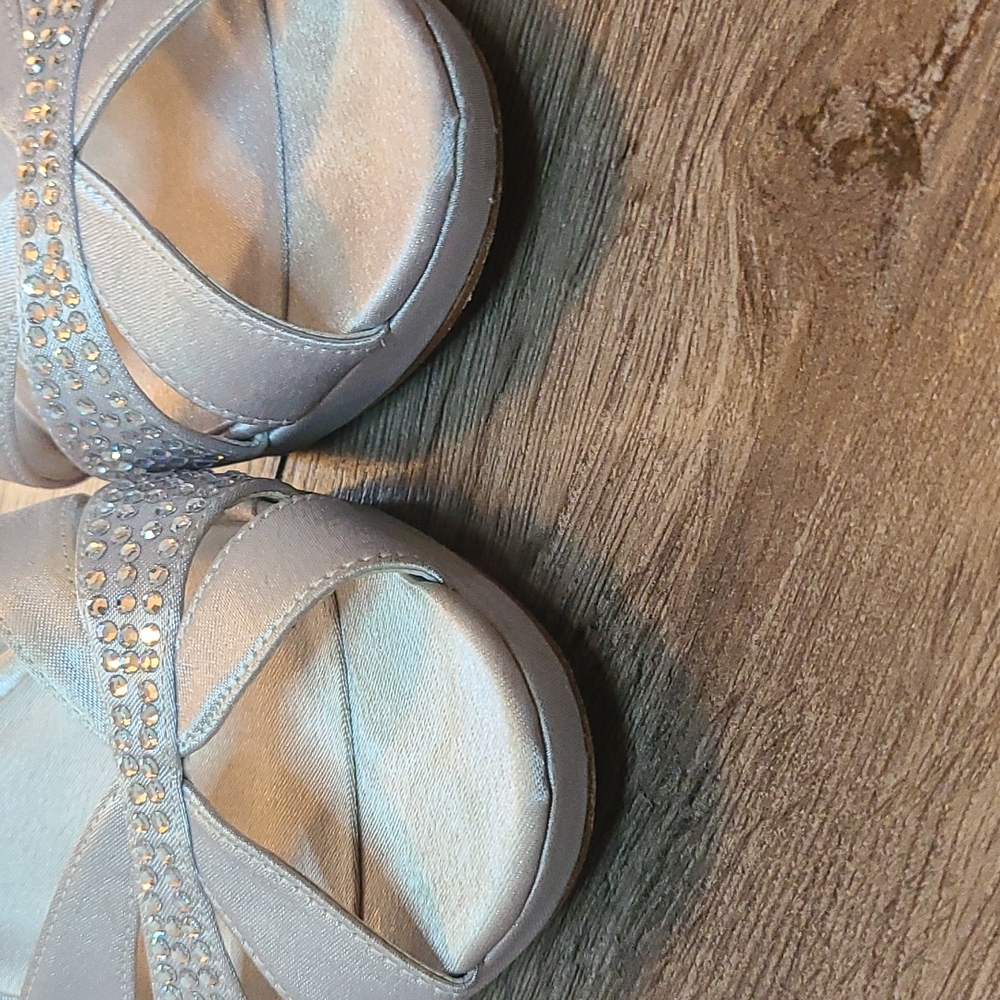 Silver Heels - image 5